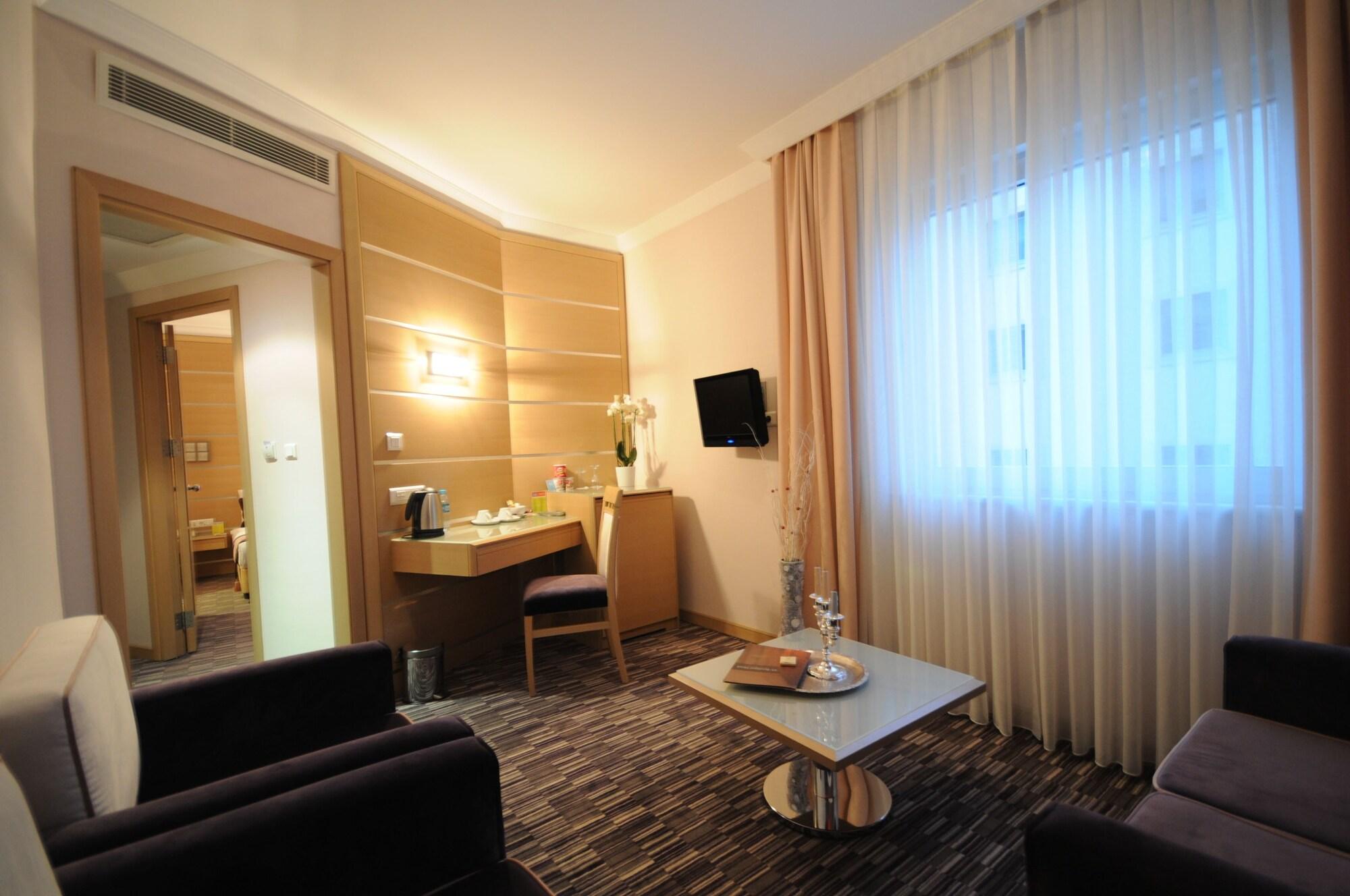 Sv Business Hotel Taksim Istambul Exterior foto